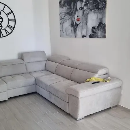 Thais Apartman